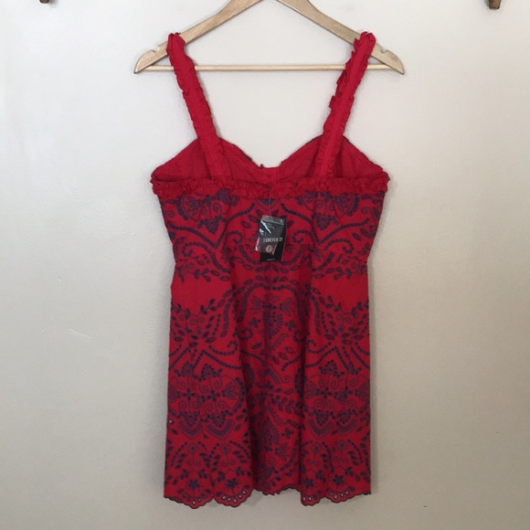 NEW Forever 21 Eyelet Dress. Medium - Picture 5 of 7